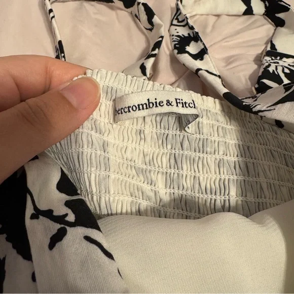 Abercrombie & Fitch Tall Black & White Floral Tiered Maxi Dress - Picture 7 of 10